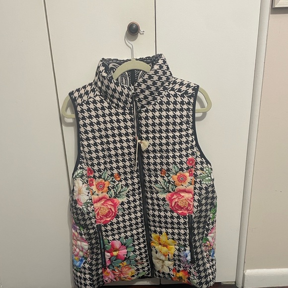 New Johnny Was Black and White Reversible Vest - Picture 10 of 12